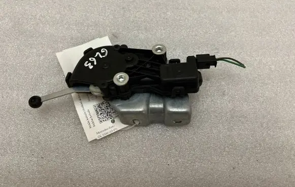 Mercedes-Benz GL X166 Vent window/glass motor A1666700104