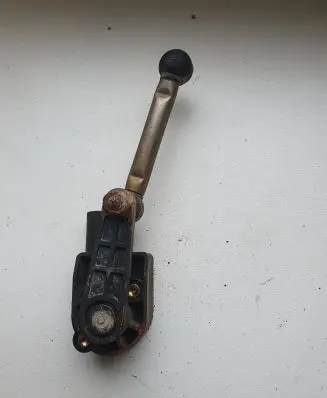 Headlight/headlamp level sensor