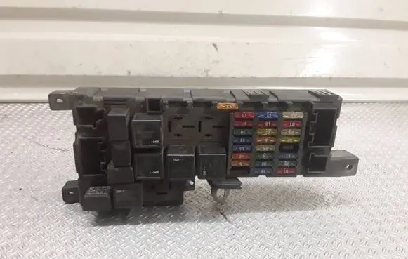 Volvo XC90 Fuse module 8678449 518827019