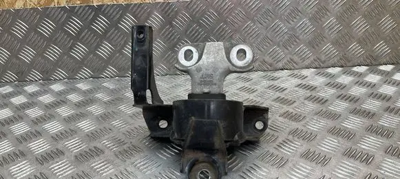 MG ZS Engine mount bracket 10241348