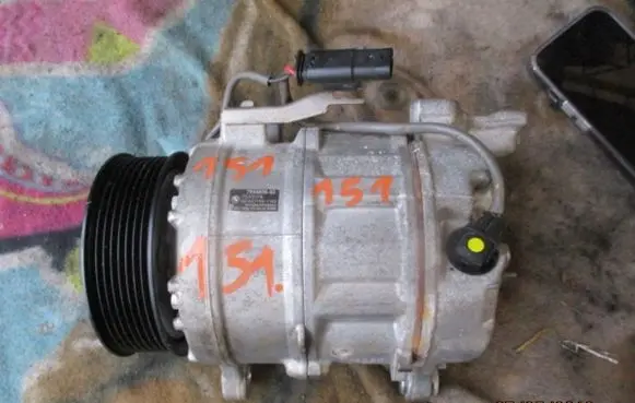 Seat Toledo I (1L) Air conditioning (A/C) compressor (pump) 820803