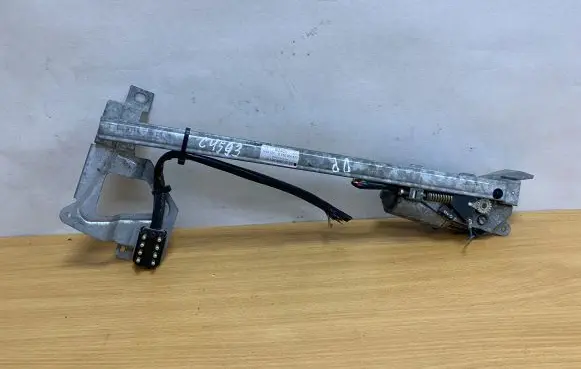 Mercedes-Benz SL R129 Front seatbelt 0132004307 C4593
