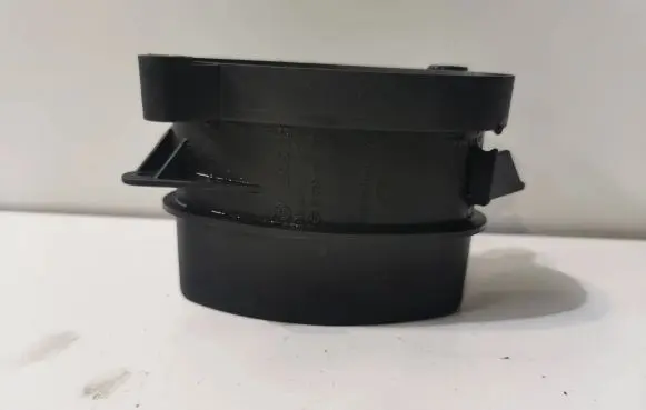 BMW 5 E39 Mass air flow meter 0928400527
