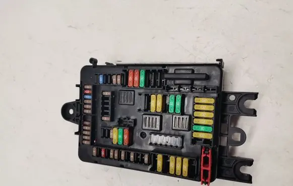 BMW M4 F82 F83 Fuse module 9389070