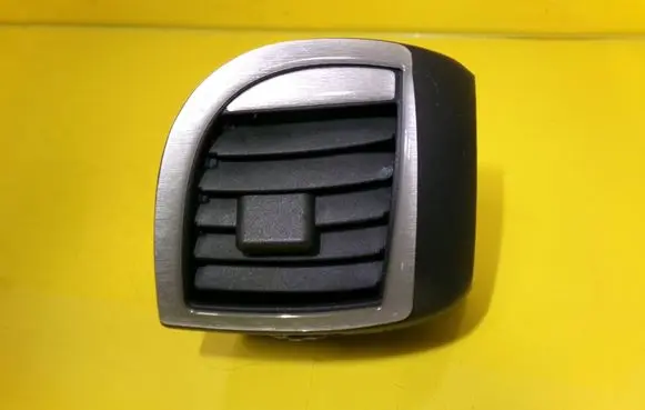 Nissan Micra Dashboard side air vent grill/cover trim 01015132