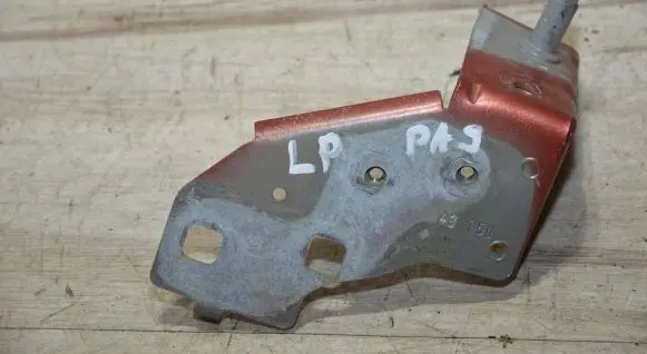 Renault Captur Fender mounting bracket