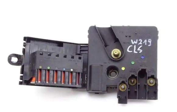 Mercedes-Benz CLS C219 Fuse box set 2119820402