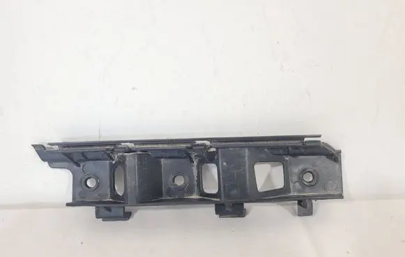 Volkswagen PASSAT B6 Front bumper mounting bracket 3C0807184