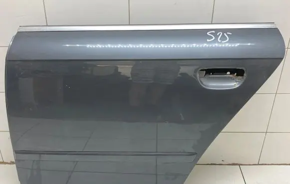 Audi A4 S4 B7 8E 8H Rear door