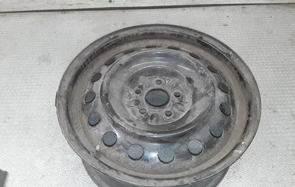 Toyota Avensis T250 R16 steel rim 