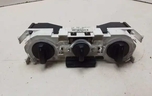 Skoda Fabia Mk1 (6Y) Climate control unit 6Y0820045B 901511760009