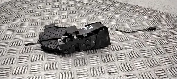 Volvo V70 Front door lock 31416681