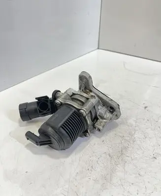 Volkswagen PASSAT CC EGR valve 06J131097D