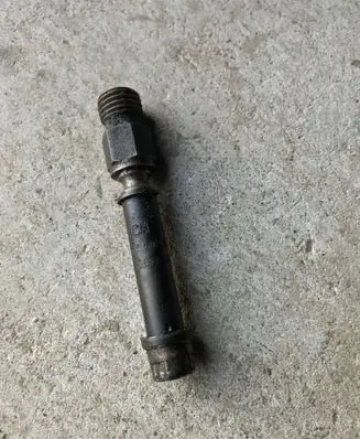 Volkswagen Golf II Fuel injector 049133551A 0437502041