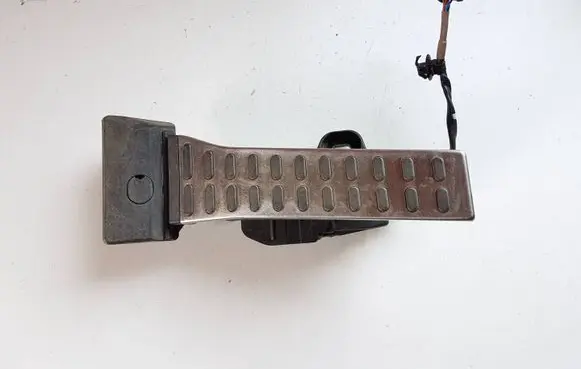 KIA Sportage Accelerator throttle pedal F1810
