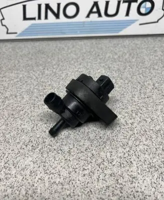 BMW 5 E39 Vacuum valve 1748875