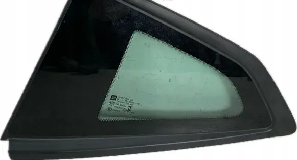 Chevrolet Camaro Rear side window 82321242