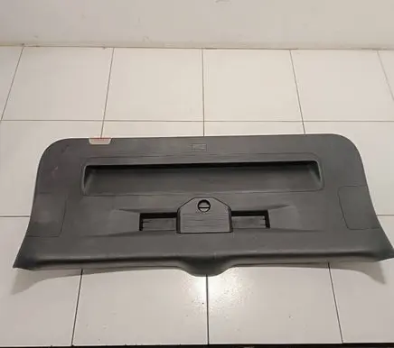 Volkswagen Touareg II Tailgate/boot cover trim set 7P6867601A