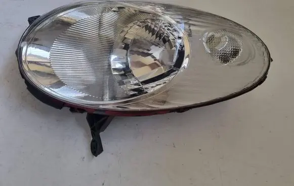 Nissan Micra Headlight/headlamp 26060BC500