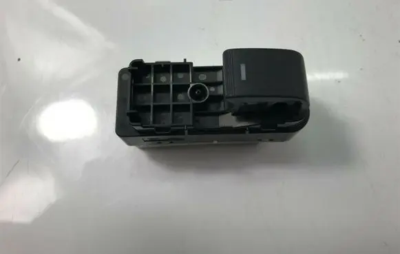 Mazda 3 II Electric window control switch BCD166380A S1422