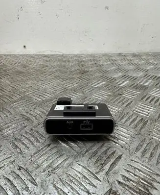 Alfa Romeo Stelvio USB socket connector 01561247210 03270 16949C2