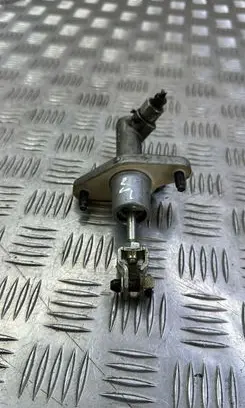 Honda CR-V Clutch master cylinder 