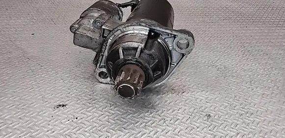 Volkswagen Golf V Starter motor 1005831320