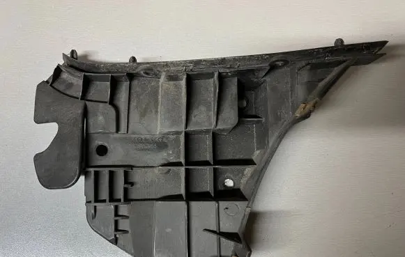 Volvo V70 Front bumper mounting bracket 31265344