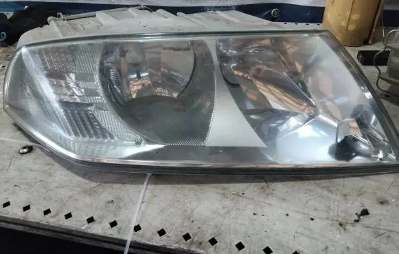 Skoda Octavia Mk2 (1Z) Headlight/headlamp