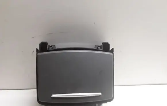 Cup holder front