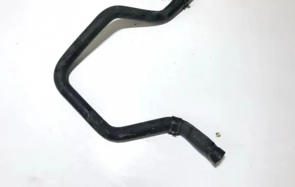Volkswagen PASSAT B5.5 Engine coolant pipe/hose
