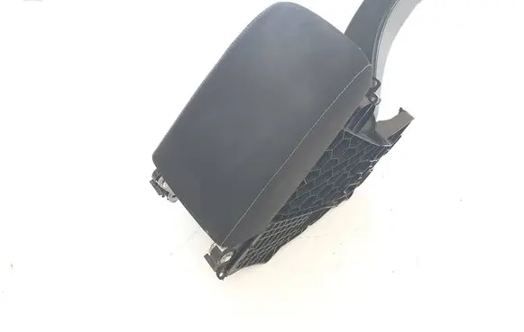 Volkswagen Touran III Armrest 5TA864207B