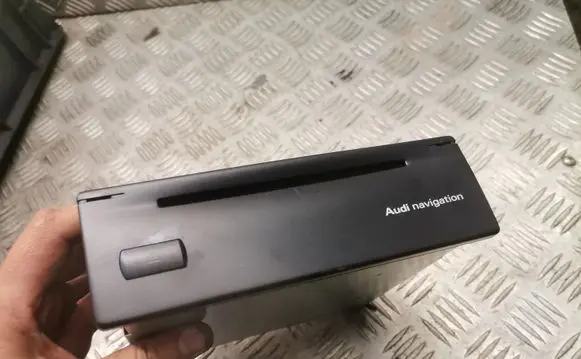 Navigation unit CD/DVD player