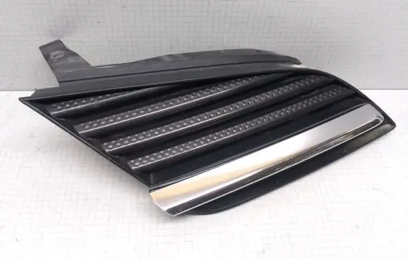 Nissan Primera Front bumper lower grill 62320AU300