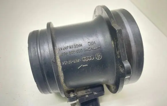 Audi A6 S6 C6 4F Mass air flow meter 059906461N