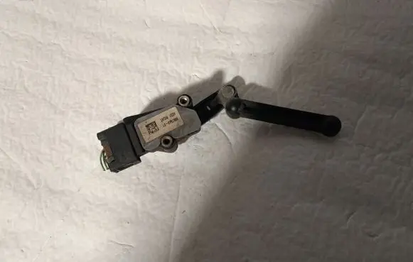 BMW X5 F15 Headlight/headlamp level sensor 6867648
