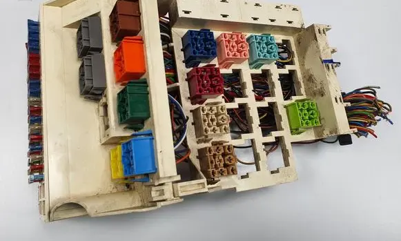 Fuse box set