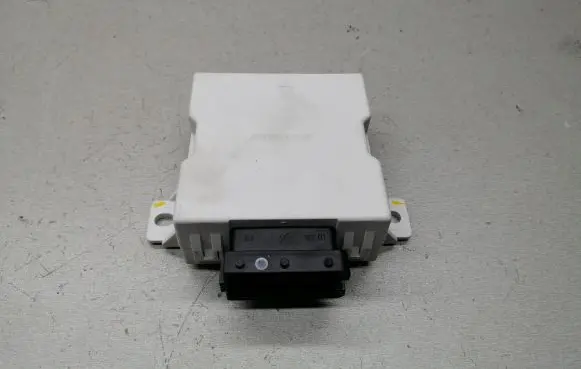 Toyota Avensis T250 Window wiper relay 150696