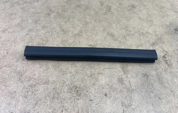 BMW 3 E90 E91 Engine compartment rubber 51767158690 7158690