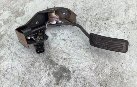 Toyota Corolla Verso AR10 Accelerator throttle pedal