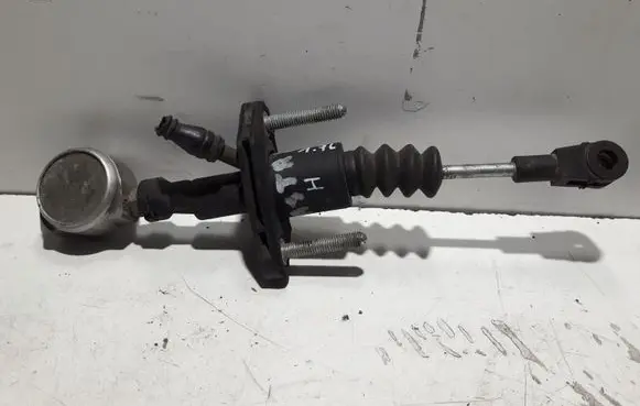 Clutch slave cylinder