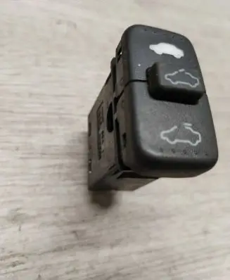 Honda CR-V Sunroof switch M19833