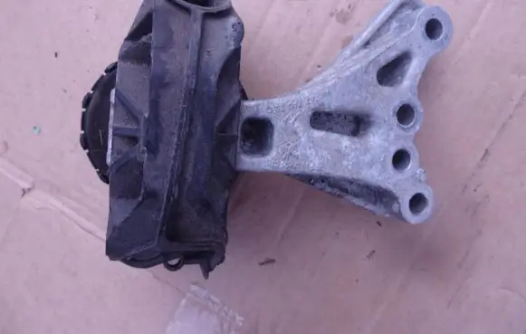 Citroen C3 Engine mount vacuum valve 9676771080