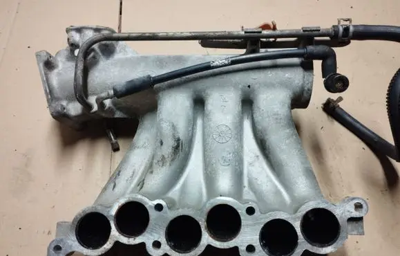 Ford Taurus Intake manifold YF1E9424EF