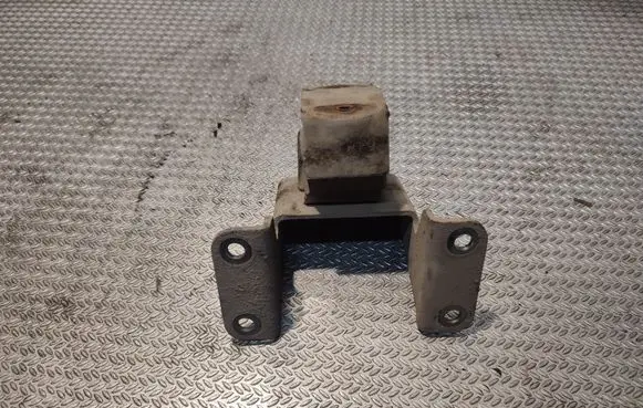 Iveco Daily 35 - 40.10 Engine mount bracket 504066007