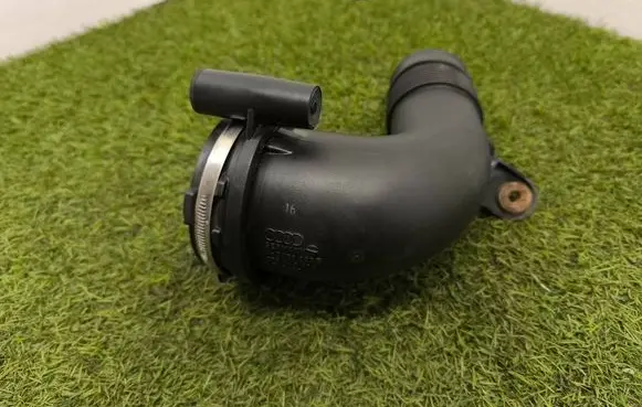 Audi A8 S8 D4 4H Air intake duct part 4H0129629B ETB446424