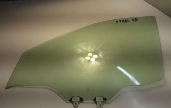 Nissan X-Trail T32 Front door window glass four-door 803014CA0A