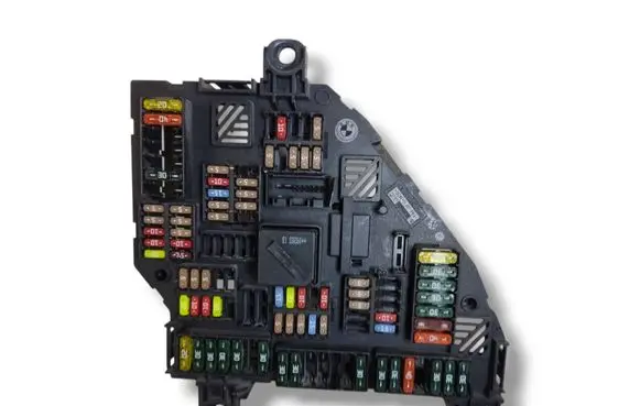 BMW 5 F10 F11 Fuse module 1670499
