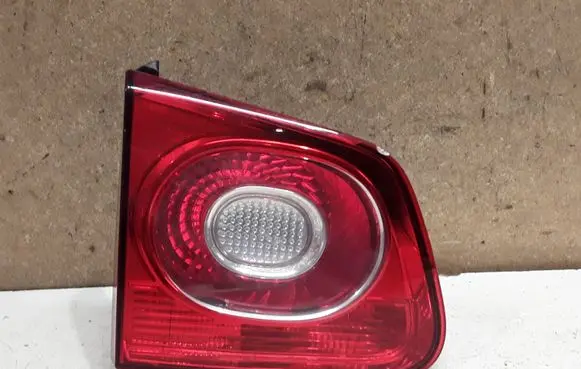 Volkswagen Tiguan Tailgate rear/tail lights 5N0945093B