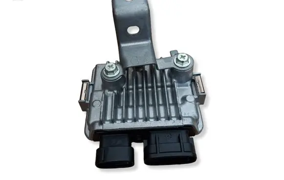 Toyota Yaris GR Fuel injection pump control unit/module 89571K0010